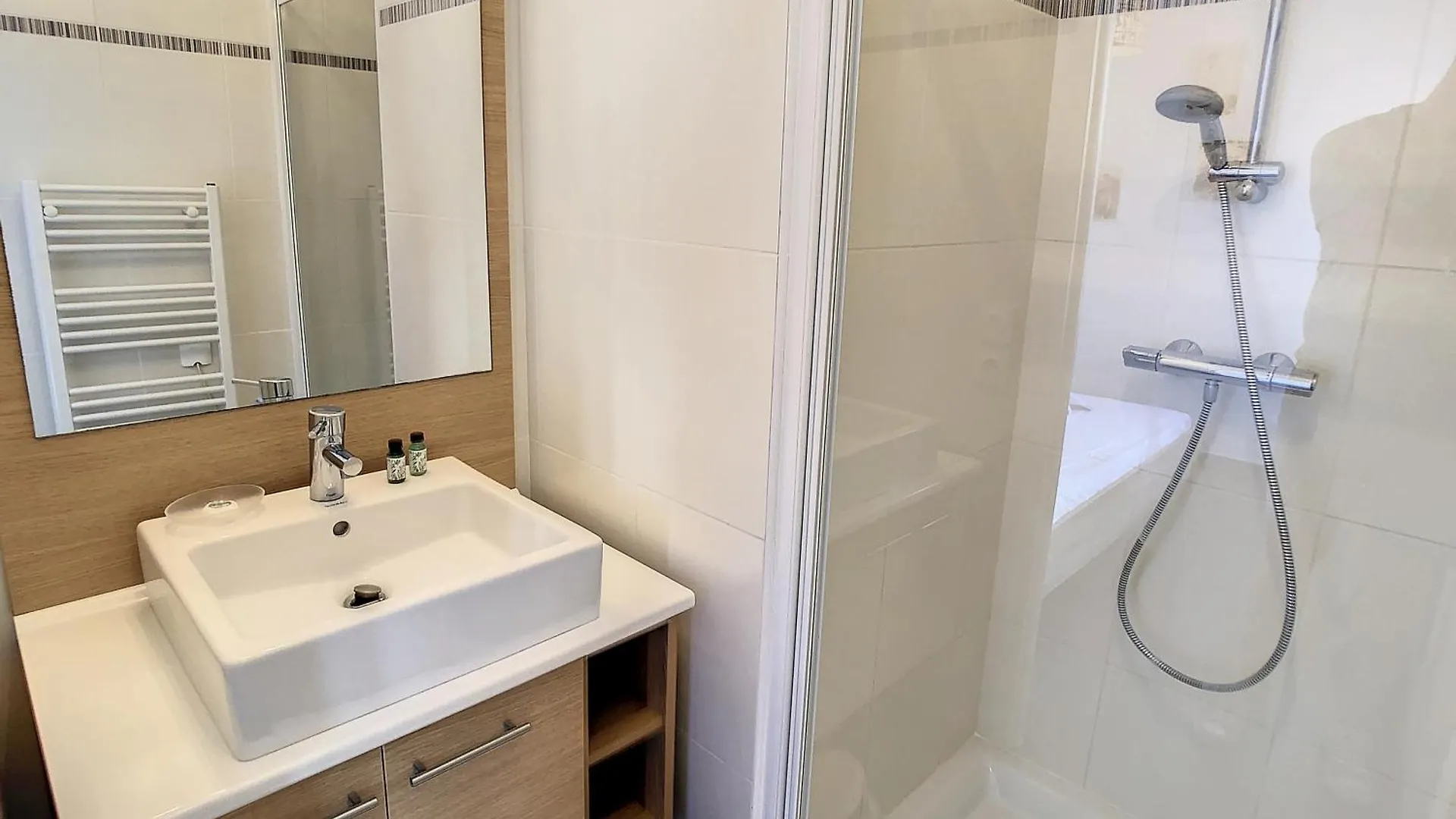 3 Bedrooms, 3 Bathrooms Central Cannes Lecerf 411