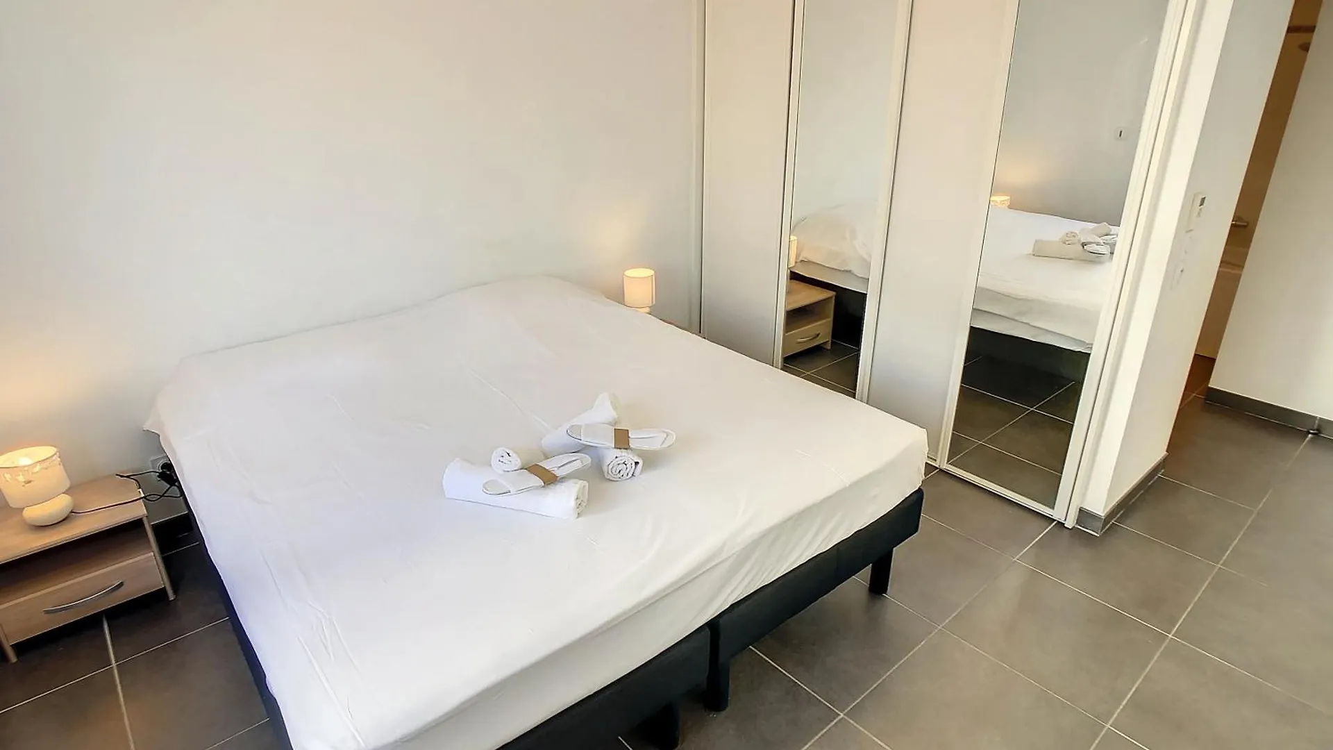 3 Bedrooms, 3 Bathrooms Central Cannes Lecerf 411 0*,