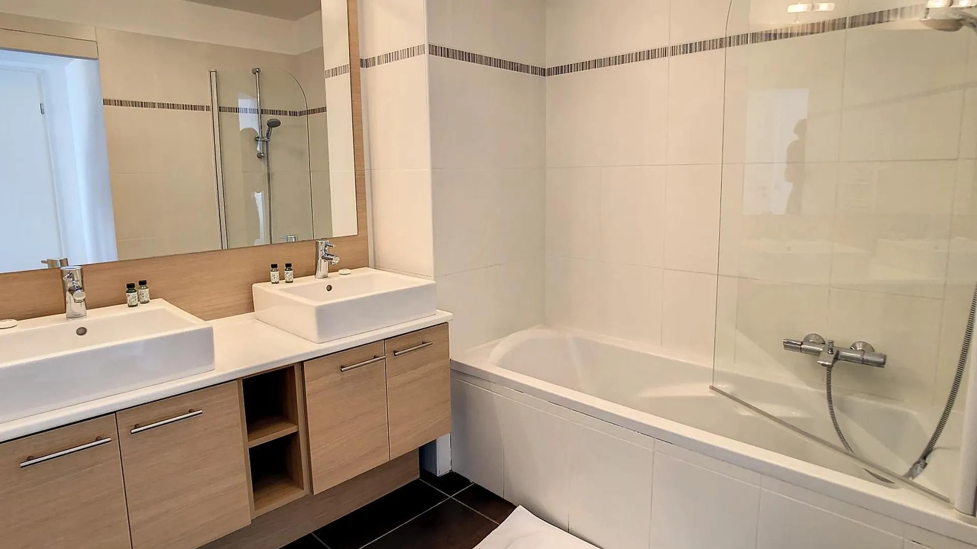 Апартаменты 3 Bedrooms, 3 Bathrooms Central Cannes Lecerf 411 Франция