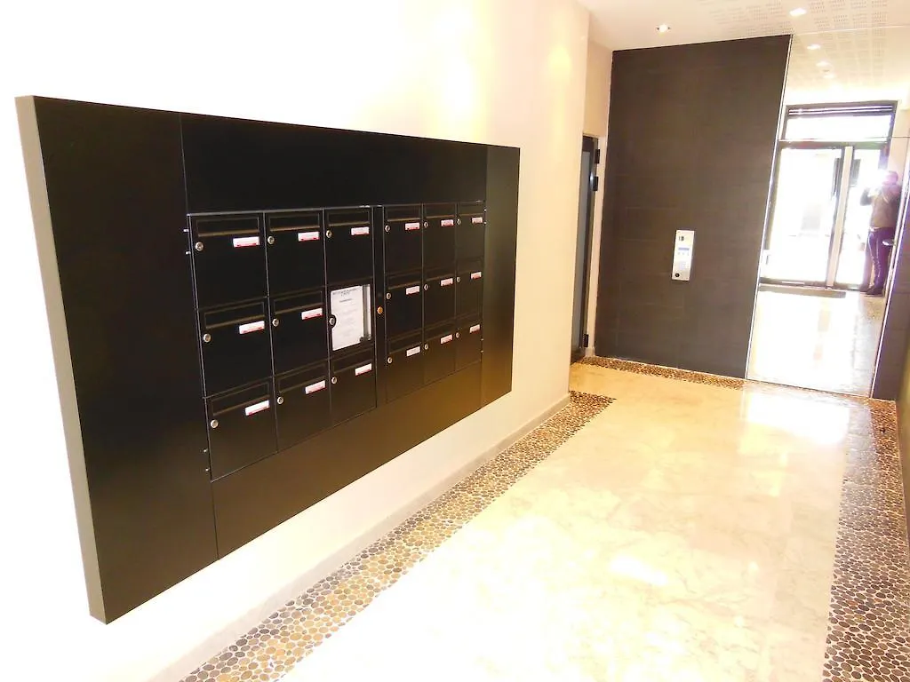 3 Bedrooms, 3 Bathrooms Central Cannes Lecerf 411 0*,