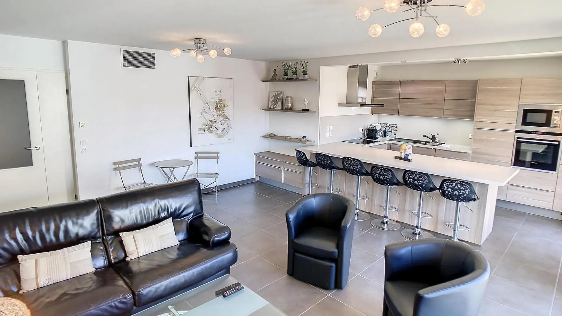 3 Bedrooms, 3 Bathrooms Central Cannes Lecerf 411 Διαμέρισμα